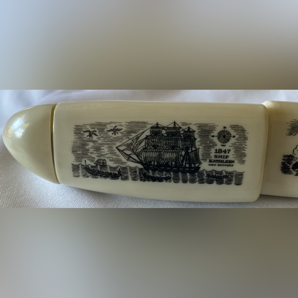 EUC Vintage Two (2) Avon Cologne Bottles 1847 1835 Ship Kathleen Salem Inscribed - Picture 5 of 5